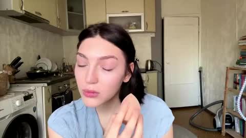 Sofia online show from April 24, 2026, 5:21 am