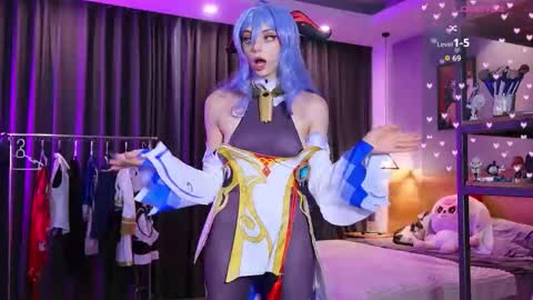 Holli online show from February 17, 2026, 10:56 am