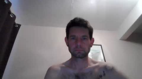 hollsboyo online show from November 14, 2025, 8:13 am