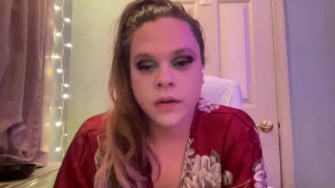 Hollys Drive threw Side Of CB. online show from December 16, 2024, 2:57 am