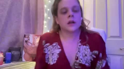 Snapshot of holly23hopefull chatting on December 18, 2024, 4:31 am Hollys Drive threw Side Of CB. online show from December 18, 2024, 4:31 am