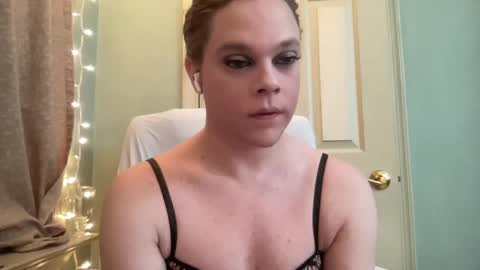 Hollys Drive threw Side Of CB. online show from January 1, 2025, 12:11 am