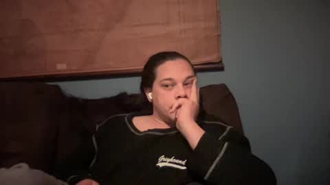 Snapshot of holly23hopefull chatting on December 4, 2025, 4:33 am Hollys Drive threw Side Of CB. online show from December 4, 2025, 4:33 am