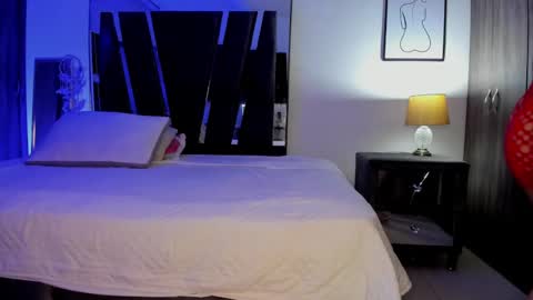 Snapshot of holly_29_m chatting on September 23, 2025, 3:09 am Mara online show from September 23, 2025, 3:09 am