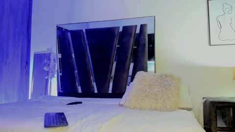 Snapshot of holly_29_m chatting on October 26, 2025, 3:45 am Mara online show from October 26, 2025, 3:45 am