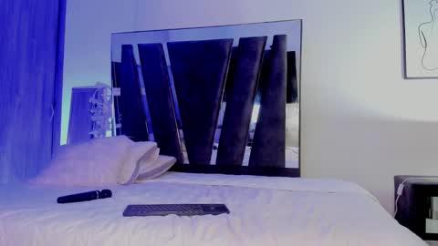 Snapshot of holly_29_m chatting on November 14, 2025, 5:06 am Mara online show from November 14, 2025, 5:06 am