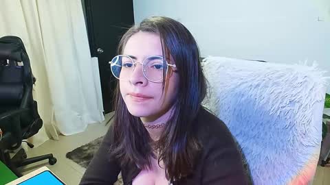 Snapshot of holly_and_honey_69 chatting on February 5, 2025, 10:01 pm Holly and Honey online show from February 5, 2025, 10:01 pm