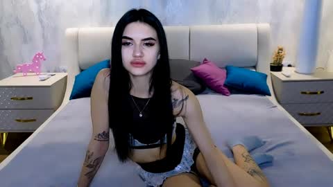 Holly online show from April 24, 2026, 8:17 am