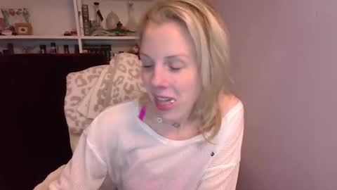 holly_bourbon online show from March 17, 2026, 11:19 pm