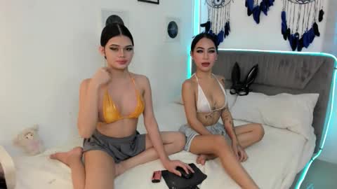 holly_cassandra online show from March 8, 2026, 1:03 am