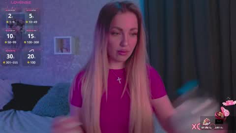 Snapshot of holly_molly8 chatting on February 12, 2025, 7:24 pm holly_molly8 online show from February 12, 2025, 7:24 pm