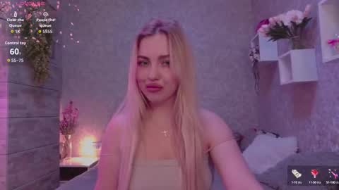 Snapshot of holly_molly8 chatting on September 24, 2025, 7:50 pm holly_molly8 online show from September 24, 2025, 7:50 pm