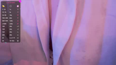 Snapshot of holly_molly_69 chatting on November 22, 2025, 4:22 am Molly online show from November 22, 2025, 4:22 am