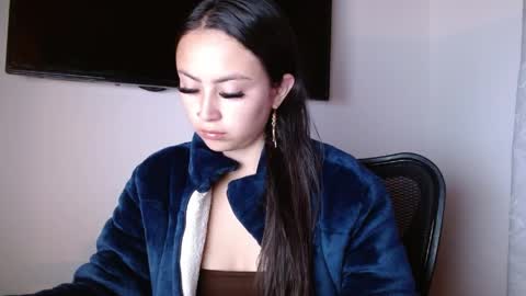 Snapshot of holly_rose69 chatting on May 8, 2026, 3:01 am Holly online show from May 8, 2026, 3:01 am