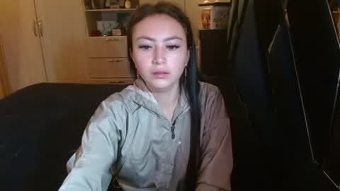 Snapshot of holly_rose69 chatting on June 25, 2026, 2:33 am Holly online show from June 25, 2026, 2:33 am