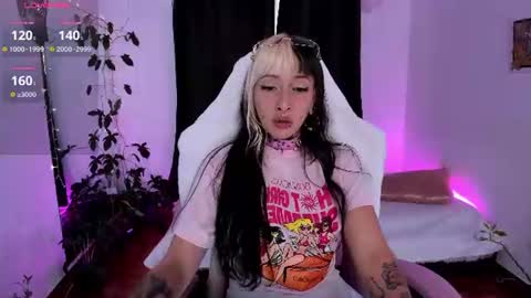 Holly Hudson     online show from June 18, 2026, 7:51 pm