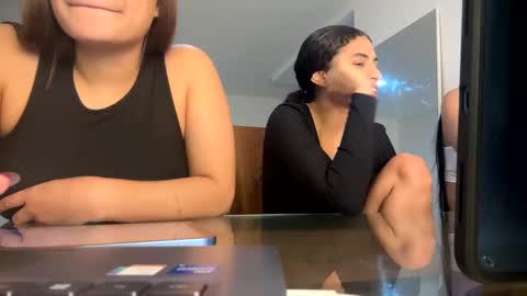 Snapshot of hollykoff chatting on January 4, 2025, 2:46 am space online show from January 4, 2025, 2:46 am