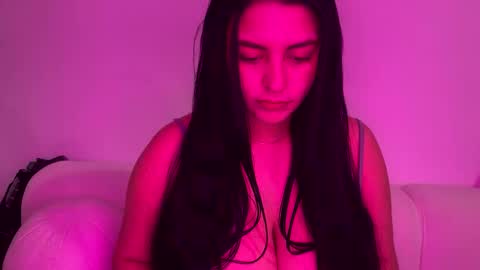 Snapshot of hollykoff chatting on January 9, 2026, 3:53 am space online show from January 9, 2026, 3:53 am