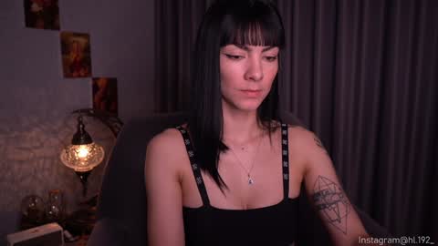 Snapshot of hollylinder_ chatting on January 22, 2025, 5:05 am Holly Linder online show from January 22, 2025, 5:05 am