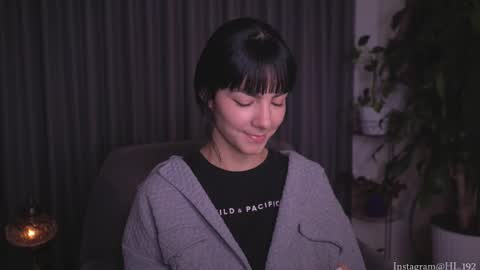 Snapshot of hollylinder_ chatting on November 20, 2025, 2:01 am Holly Linder online show from November 20, 2025, 2:01 am