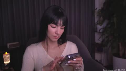 Snapshot of hollylinder_ chatting on November 30, 2025, 1:53 am Holly Linder online show from November 30, 2025, 1:53 am