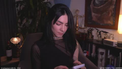 Holly Linder online show from April 25, 2026, 2:14 am