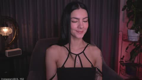 Holly Linder online show from April 30, 2026, 1:23 am