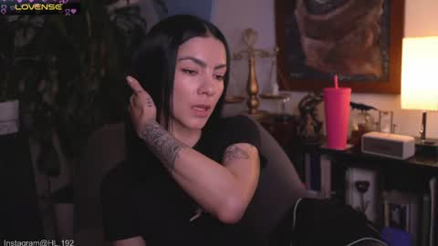 Snapshot of hollylinder_ chatting on May 24, 2026, 2:38 am Holly Linder online show from May 24, 2026, 2:38 am