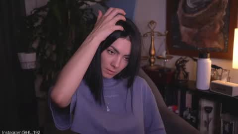 Snapshot of hollylinder_ chatting on May 27, 2026, 1:57 am Holly Linder online show from May 27, 2026, 1:57 am