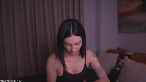 Snapshot of hollylinder_ chatting on August 5, 2026, 2:25 am Holly Linder online show from August 5, 2026, 2:25 am