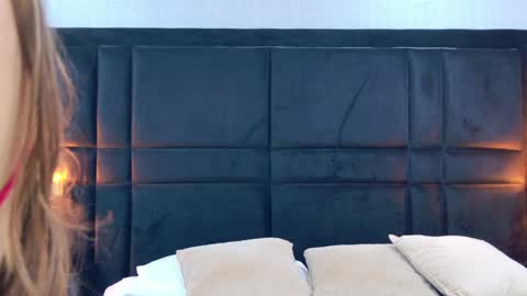 Holly online show from May 5, 2026, 6:27 pm