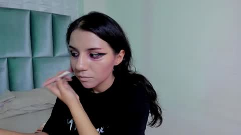 hollypeach_ online show from April 30, 2026, 8:37 pm