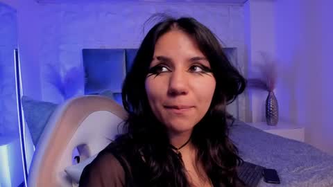 Snapshot of hollypeach_ chatting on May 8, 2026, 7:52 pm hollypeach_ online show from May 8, 2026, 7:52 pm