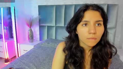 Snapshot of hollypeach_ chatting on July 6, 2026, 7:38 pm hollypeach_ online show from July 6, 2026, 7:38 pm