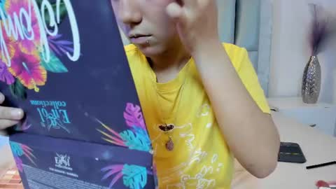 Snapshot of hollypeach_ chatting on July 13, 2026, 7:38 pm hollypeach_ online show from July 13, 2026, 7:38 pm