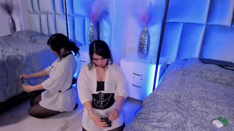 Snapshot of hollypeach_ chatting on July 15, 2026, 8:14 pm hollypeach_ online show from July 15, 2026, 8:14 pm