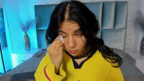 Snapshot of hollypeach_ chatting on July 21, 2026, 7:27 pm hollypeach_ online show from July 21, 2026, 7:27 pm