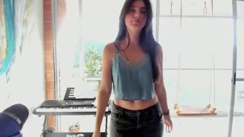 hollyshit_ online show from January 19, 2025, 9:55 pm