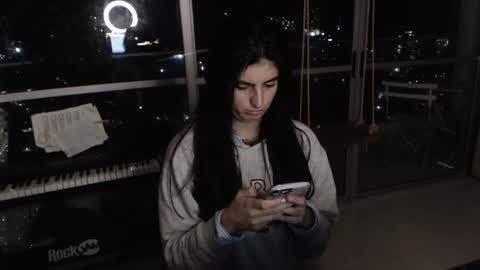 hollyshit_ online show from March 7, 2025, 1:42 am