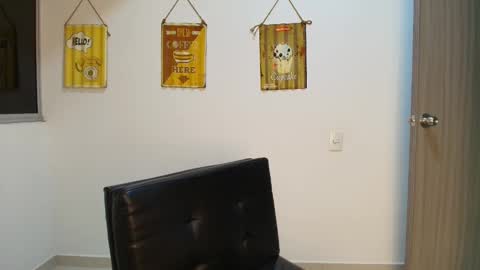 hollyshit_ online show from October 29, 2025, 1:52 am