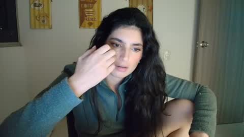 hollyshit_ online show from June 12, 2026, 12:53 am