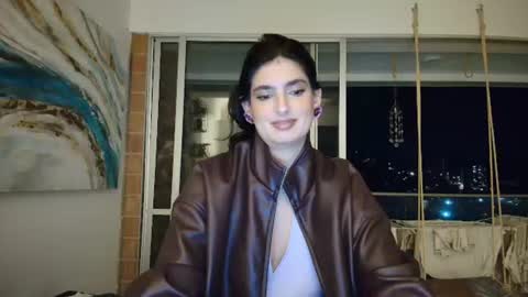 hollyshit_ online show from June 14, 2026, 1:25 am