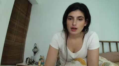 hollyshit_ online show from June 20, 2026, 1:09 am