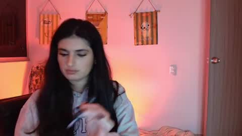 hollyshit_ online show from June 24, 2026, 12:09 am