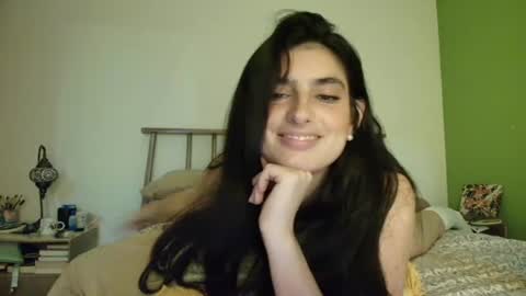 hollyshit_ online show from July 2, 2026, 3:23 am