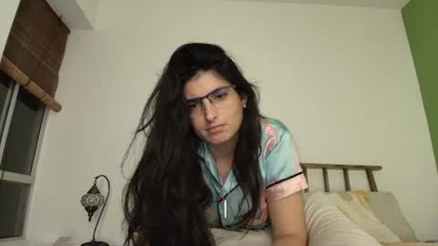 hollyshit_ online show from July 18, 2026, 2:05 am