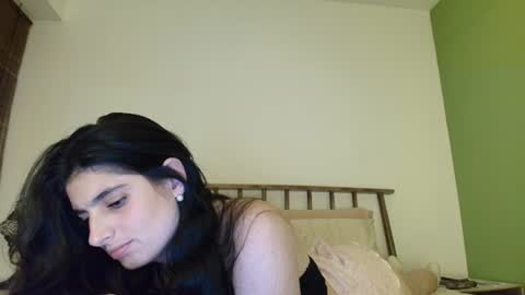 hollyshit_ online show from July 27, 2026, 12:39 am