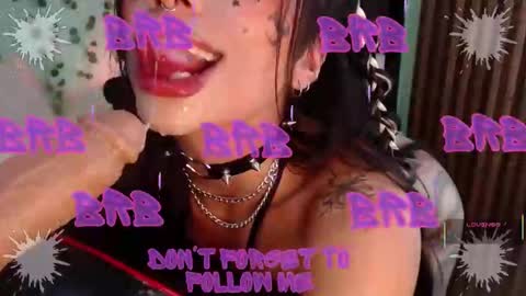 Snapshot of hollyxx_ chatting on January 31, 2025, 8:43 pm holly online show from January 31, 2025, 8:43 pm