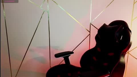 Snapshot of hollyxx_ chatting on February 12, 2025, 9:01 pm holly online show from February 12, 2025, 9:01 pm