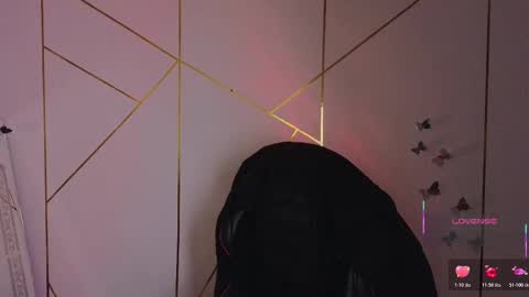 Snapshot of hollyxx_ chatting on October 18, 2025, 10:38 am holly online show from October 18, 2025, 10:38 am